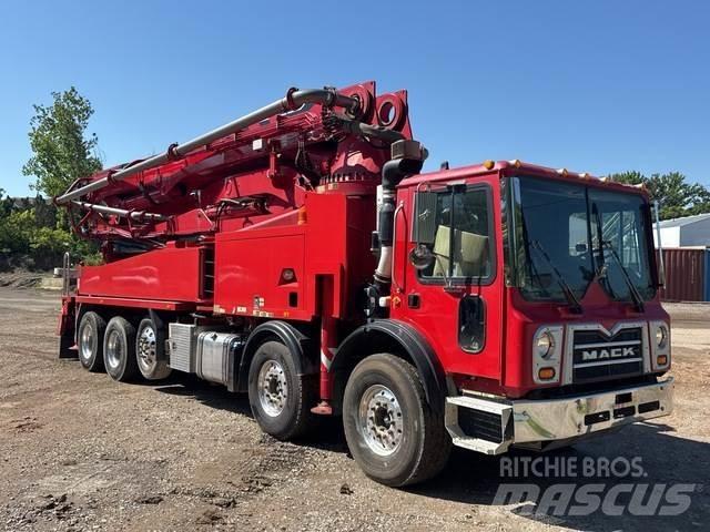 Mack MRU613 Bombas de betonagem