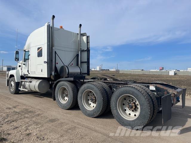 Mack PI86T Cavalos Mecânicos