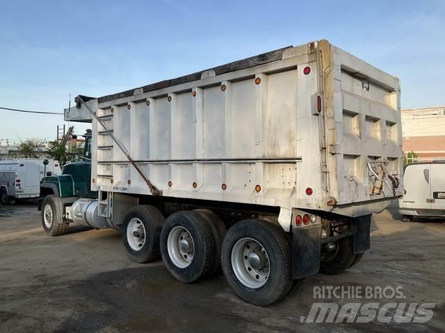 Mack RD688S Camiões basculantes