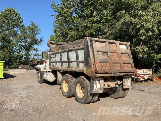 Mack RD688S Camiões basculantes