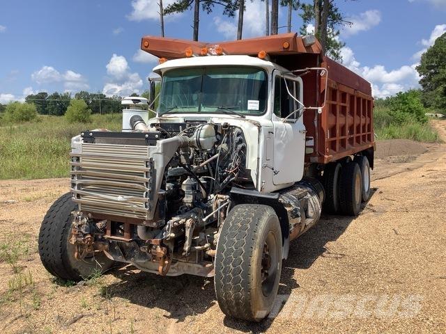 Mack RD690S Camiões basculantes