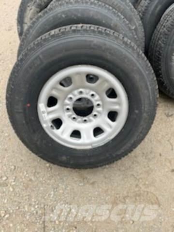 Michelin LTX Pneus