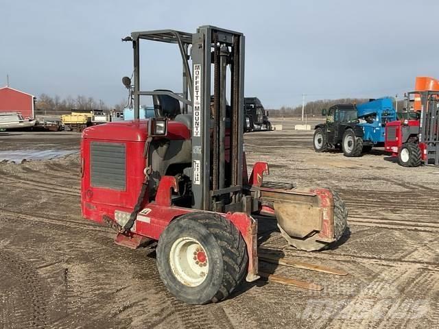 Moffett M55 Empilhadores de montagem em camião