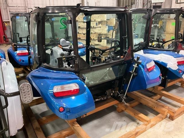 New Holland  Cabines e interior