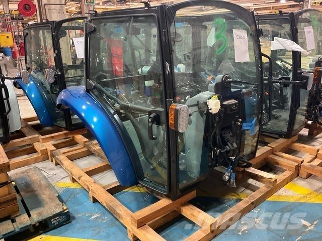 New Holland  Cabines e interior