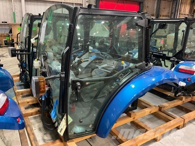 New Holland  Cabines e interior