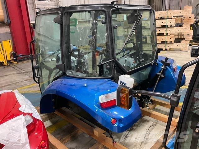 New Holland  Cabines e interior