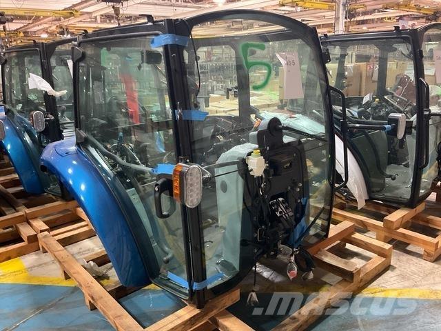 New Holland  Cabines e interior