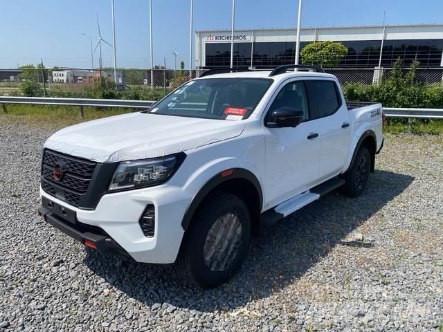 Nissan Navara Outros
