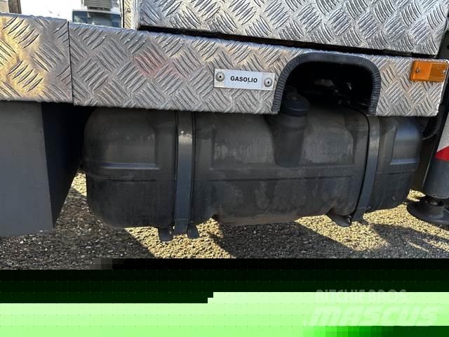 Nissan NT400 Plataformas aéreas montadas em camião