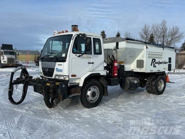 Nissan UD3300 Caminhões de betonagem