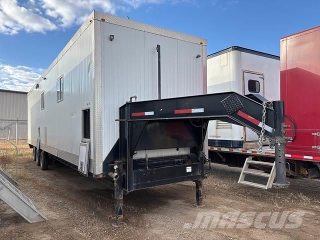  Oasis Travel Reboques cisterna