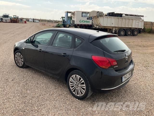 Opel Astra Automóvel