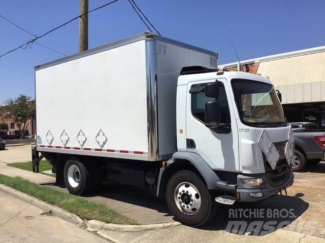 Peterbilt 220 Caminhões de caixa fechada