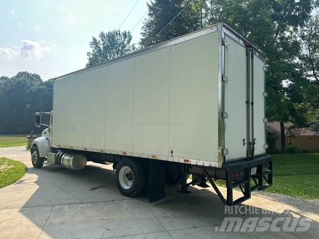 Peterbilt 337 Caminhões de caixa fechada