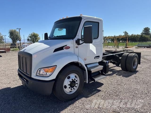 Peterbilt 537 Cabines e interior