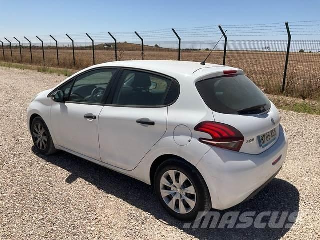 Peugeot 208 Automóvel