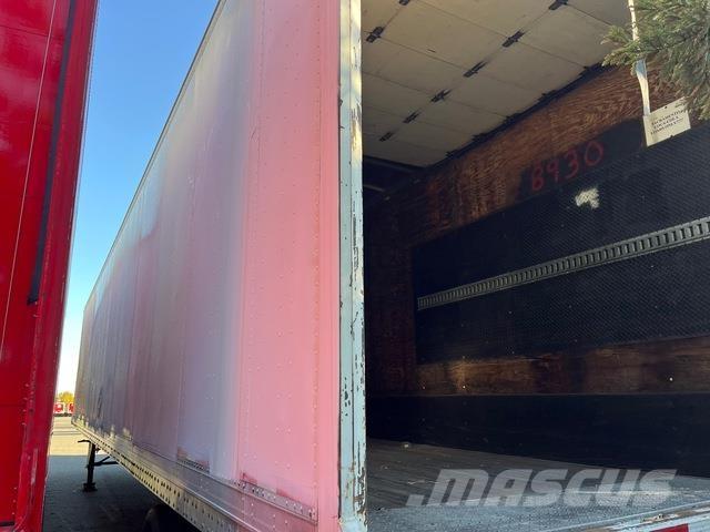  Pines Reboques de caixa fechada