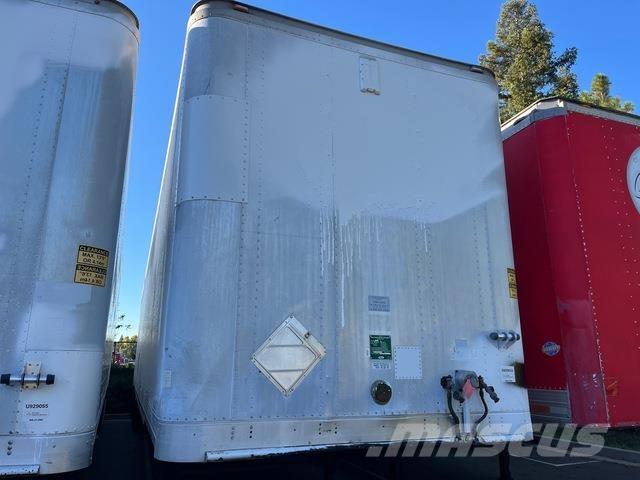  Pines Reboques de caixa fechada