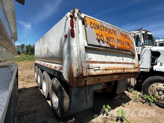 Pioneer  Reboques basculantes