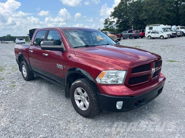 RAM 1500 Pick up de caixa aberta