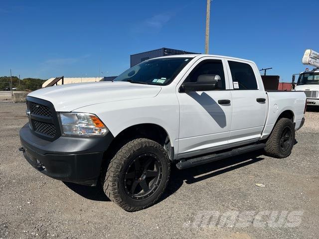 RAM 1500 Pick up de caixa aberta
