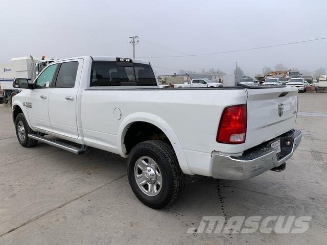 RAM 2500 Pick up de caixa aberta