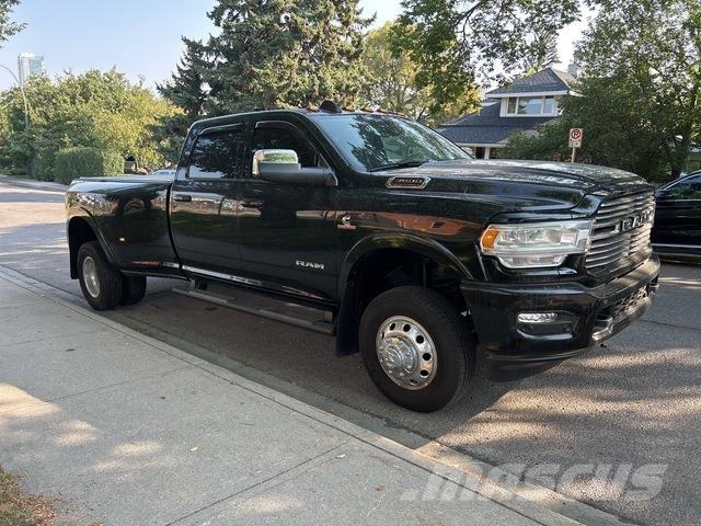 RAM 3500 Pick up de caixa aberta