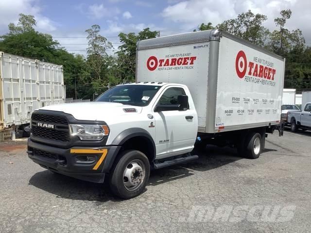 RAM 5500 Caminhões de caixa fechada