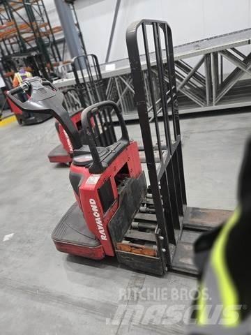 Raymond 8410 Movimentadores manuais de palettes