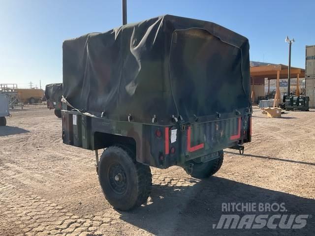  Raytheon M1102 Outros Reboques