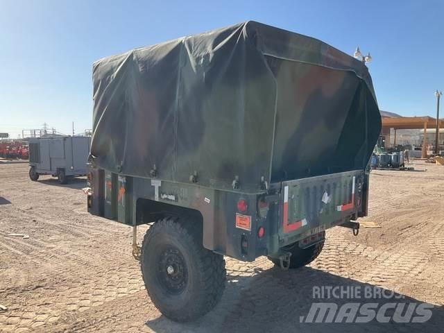  Raytheon M1102 Outros Reboques