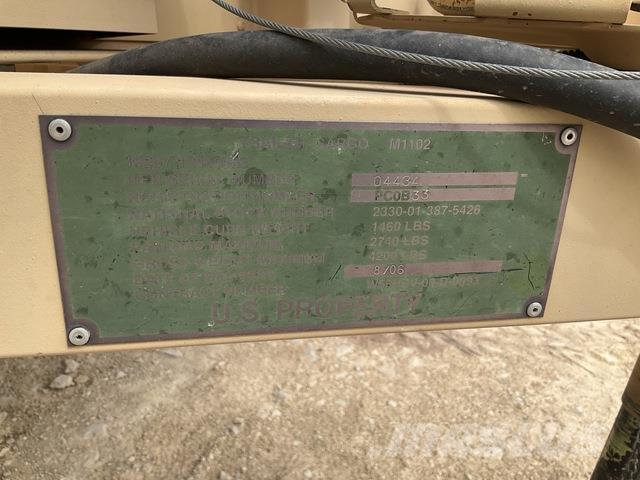  Raytheon M1102 Outros Reboques