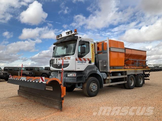 Renault Kerax Lâminas de neve e arados