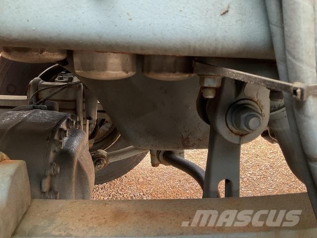 Renault Kerax Lâminas de neve e arados