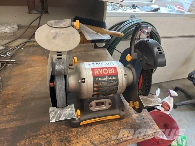  Ryobi BGH827 Moinhos / Trituradoras