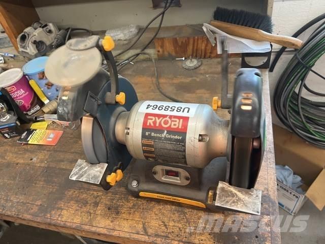  Ryobi BGH827 Moinhos / Trituradoras