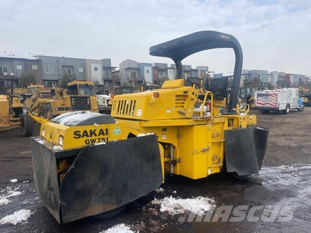Sakai GW7512 Cilindros Compactadores de pneus