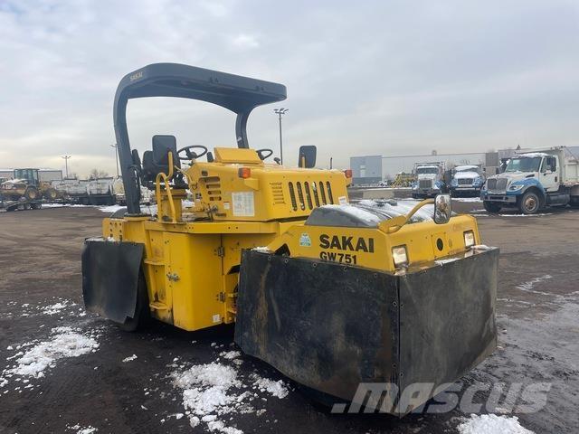 Sakai GW7512 Cilindros Compactadores de pneus