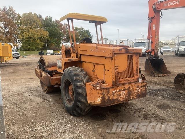 Sakai SV70TF Cilindros Compactadores monocilíndricos