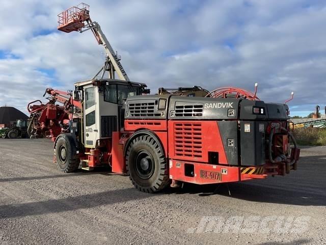 Sandvik DS412i Cable Bolters Subterrâneas