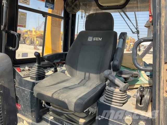 SEM 822D Dozers - Tratores rastos