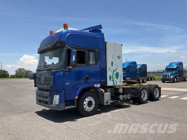 Shacman X3000 Cabines e interior