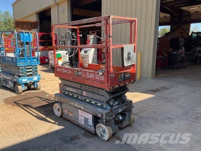 SkyJack 3219 Elevadores de tesoura
