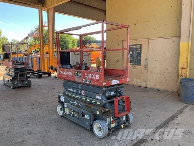 SkyJack 3219 Elevadores de tesoura