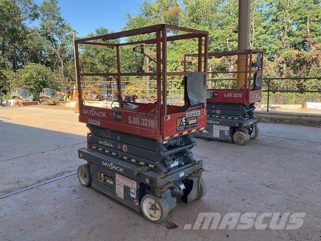SkyJack 3219 Elevadores de tesoura