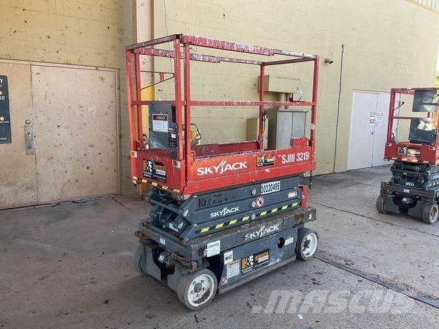 SkyJack 3219 Elevadores de tesoura