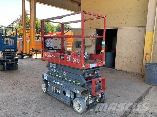 SkyJack 3219 Elevadores de tesoura
