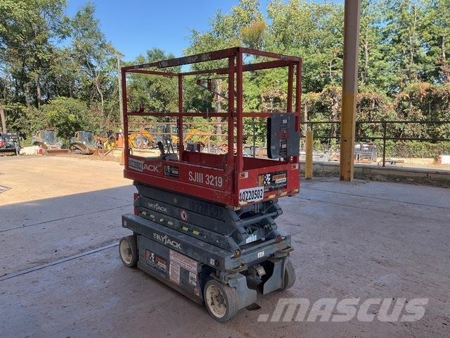 SkyJack 3219 Elevadores de tesoura