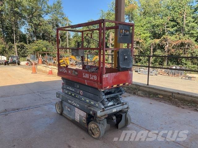 SkyJack 3219 Elevadores de tesoura
